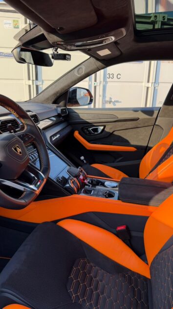 Lamborghini Urus Interior